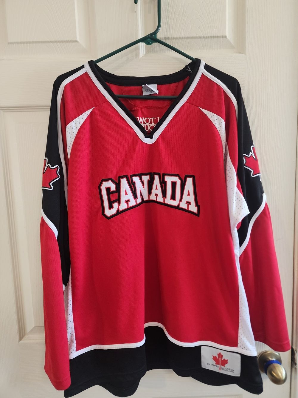 Canada CN TOWER LA ROUT CN  Red Hockey Jersey size L